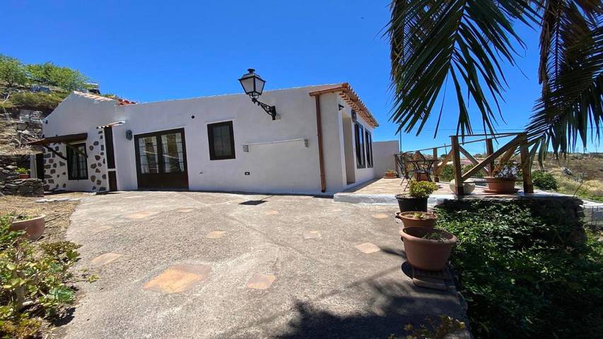Apartamento para 4 personas, con Terraza y Jardín en Garajonay