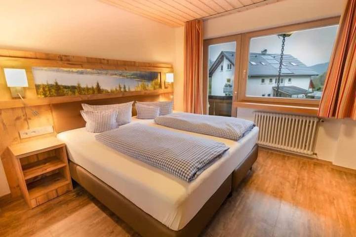 Ferienwohnung für 4 Personen, mit Pool und Sauna sowie Balkon und Garten, mit Haustier in Häusern - 2