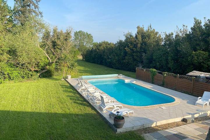 Location de vacances pour 8 personnes, avec Terrasse et Jardin à Lairoux