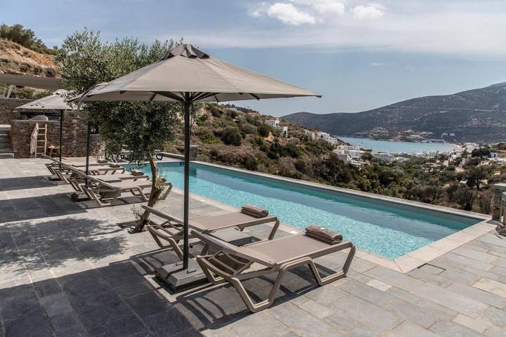 Location de vacances pour 9 personnes, avec jardin ainsi que vue et piscine dans Platis Gialos Sifnos - 3