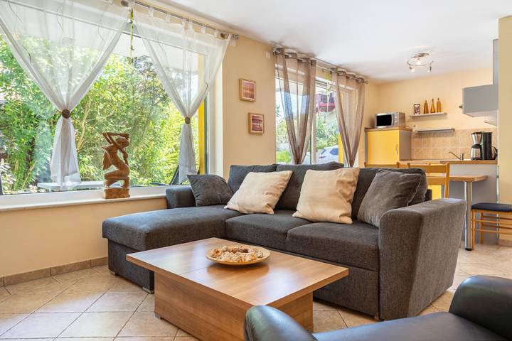 Appartement entier, Appartement 'U9 Eg' avec terrasse privée, jardin privé et Wi-Fi in Röbel, Lac Müritz