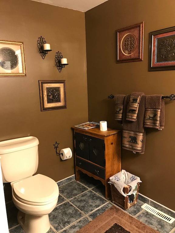 Lake Wallenpaupack mit Boat Slip - 3 Schlafzimmer, 3 Bäder - A / C und Wif in Lake Wallenpaupack