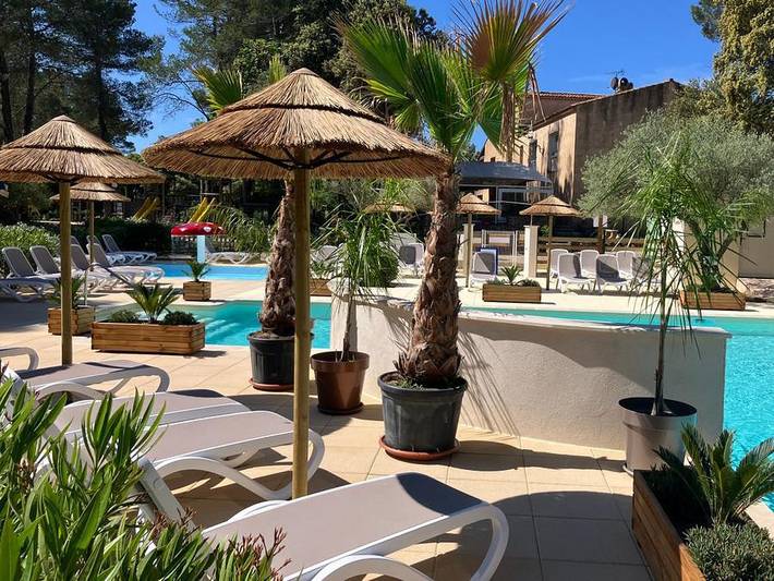 Camping le Relais de la Bresque - Canvas and wooden tent 2 persons - 9m² canvas and wood Randonneur tent - 2 beds in Sillans-la-Cascade, Brignoles region