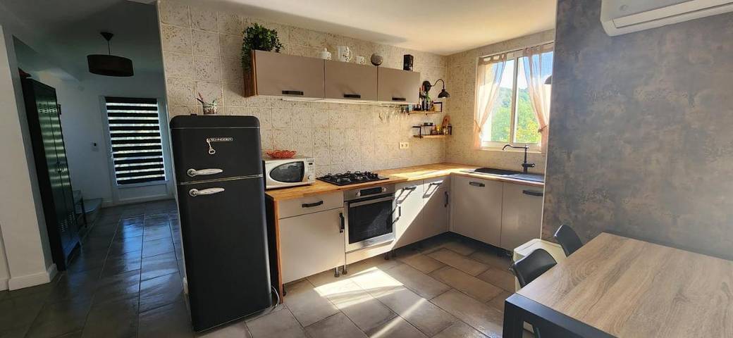 Gîte pour 3 personnes, avec jardin ainsi que piscine et vue à Reynès - 2