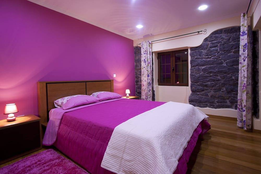 Casa do Barco, Rustic house with salt pool and sea view in Arco da Calheta, Madeira