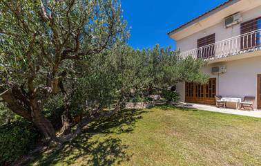 Ferienwohnung für 3 Personen, mit Garten in Makarska