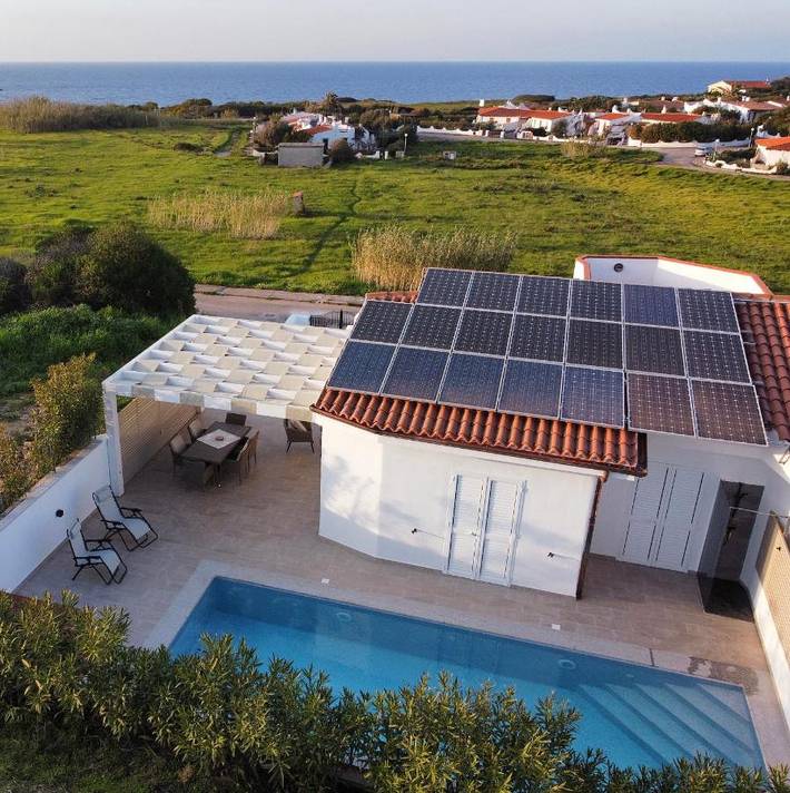Villa per 4 persone, con panorama e piscina nonché giardino, con animali domestici in Valledoria