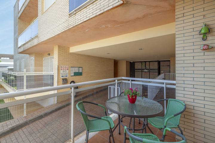 Ganze Wohnung, Apartment 'Planta Baja Marita' mit Gemeinschaftspool, Wlan und Klimaanlage in La Cava, Deltebre