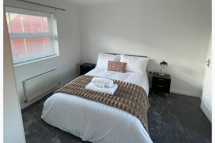 Location de vacances pour 7 personnes, avec terrasse et jardin, adapté aux familles à Corby