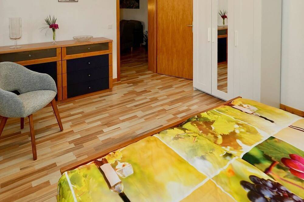 Ganze Wohnung, Fewo „Im Tal der roten Traube“ - Appartement mit 3 Schlafzimmer und Balkon in Ahrweiler, Bad Neuenahr