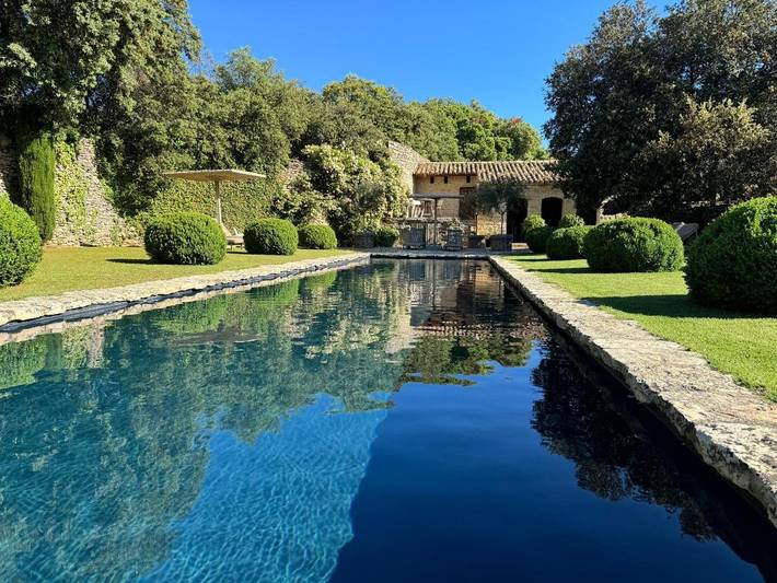 Chambre d’hôte pour 2 personnes, avec terrasse ainsi que piscine et jardin à Gordes