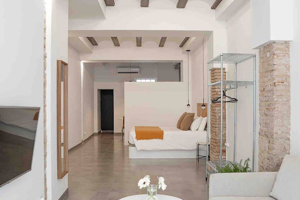Apartamento entero, Loft in El Botànic, steps from Valencia’s old town in Valencia City Centre, Valencia