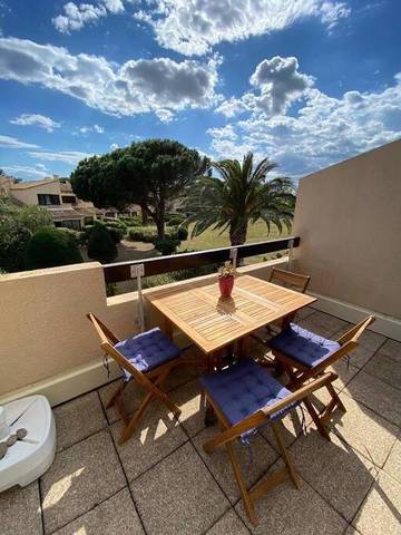 Gîte pour 4 personnes, avec vue et terrasse dans Golf de Saint Cyprien