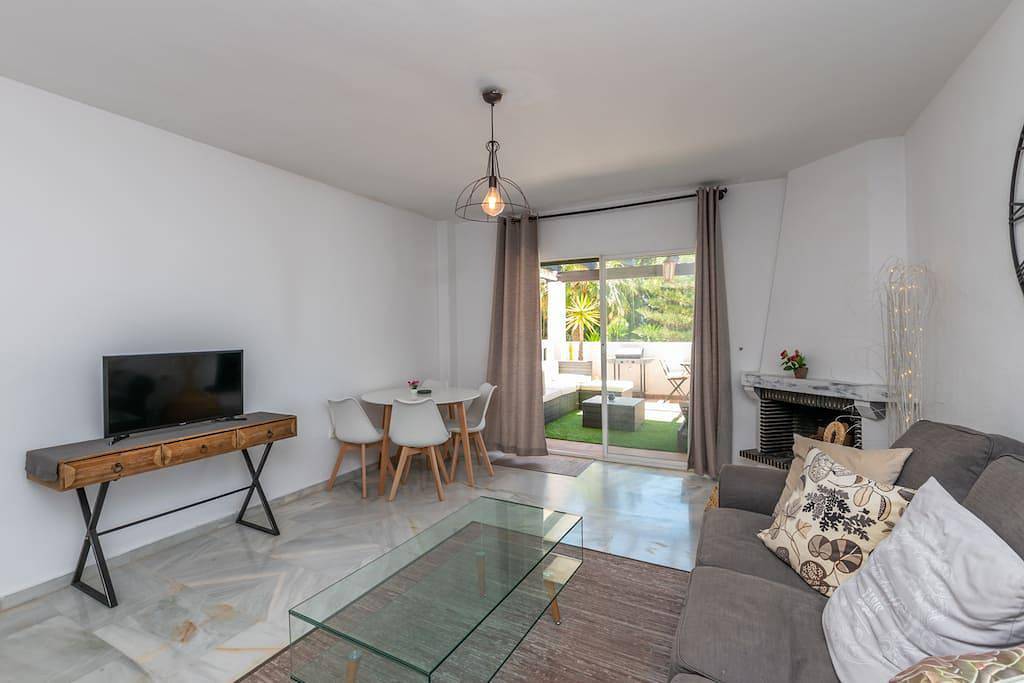 Ganze Wohnung, Ferienwohnung für 4 Personen mit Terrasse in Urbanizacion Calahonda, Mijas