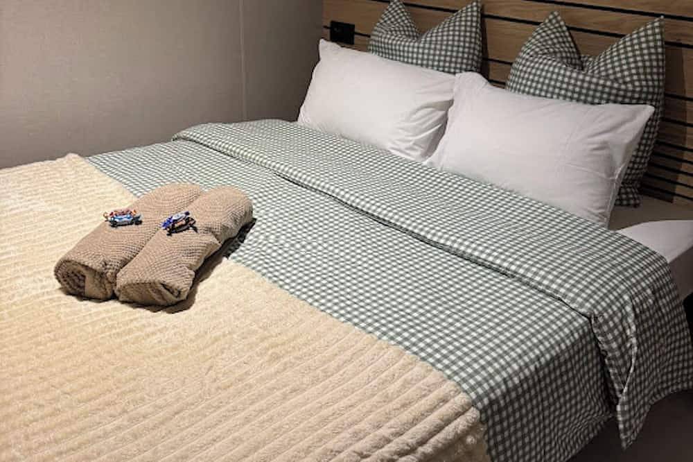 Chic Tiny House with Garden - Between Aix and Marseille in Bouc-Bel-Air, Aix-en-Provence region