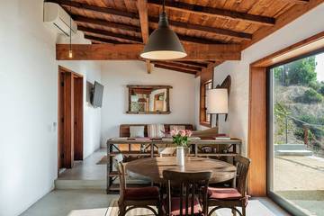 Bed And Breakfasts for 5 Guests in Malibu, Southern California, Picture 1