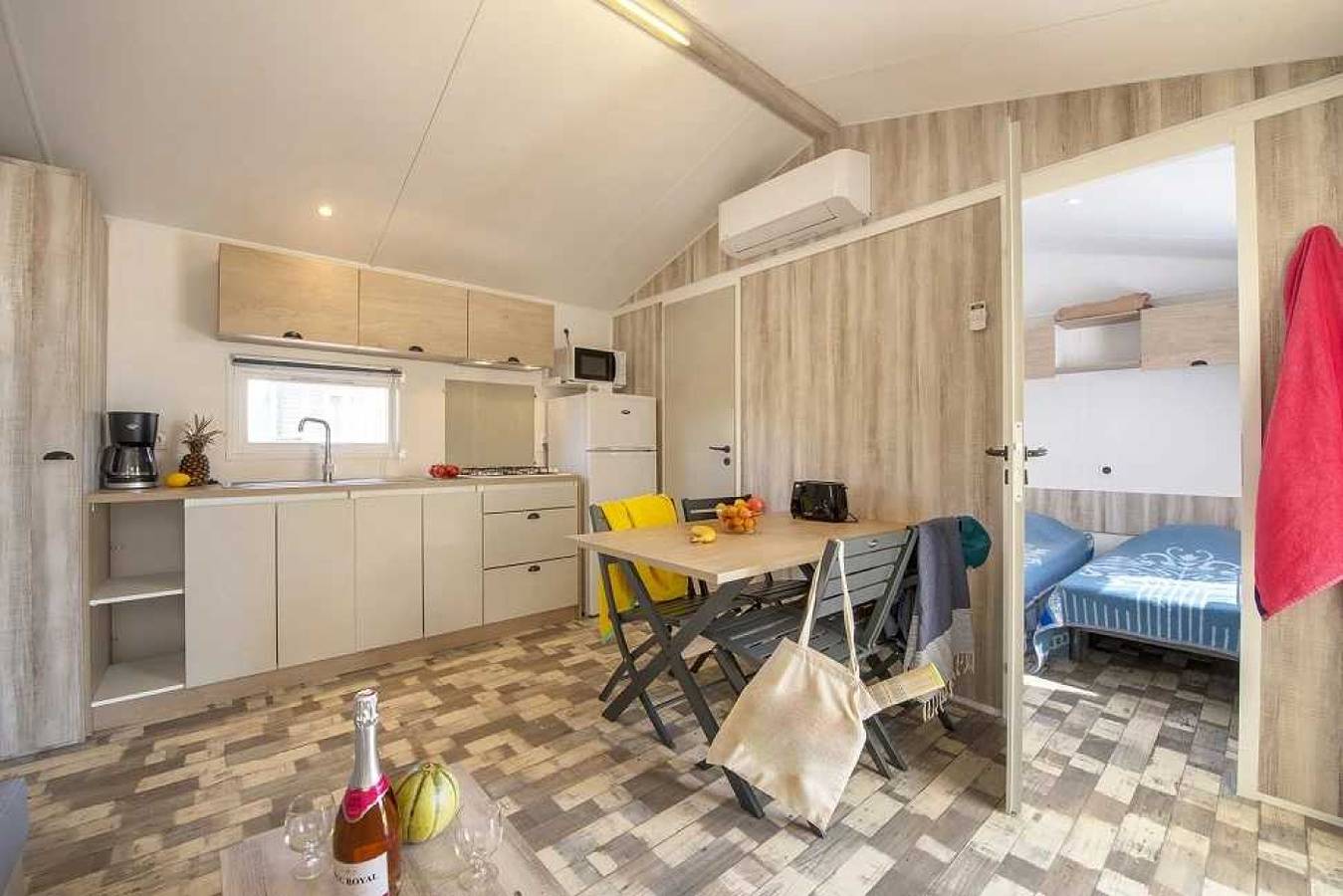 Camping 5 étoiles - Parc aquatique - eeiadg in Brem-sur-Mer, Valle del Loira
