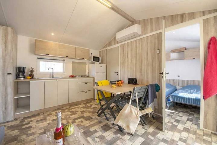 Mobil home pour 4 personnes, avec sauna et jacuzzi ainsi que bassin pour enfant et terrasse à Brem-sur-Mer - 3