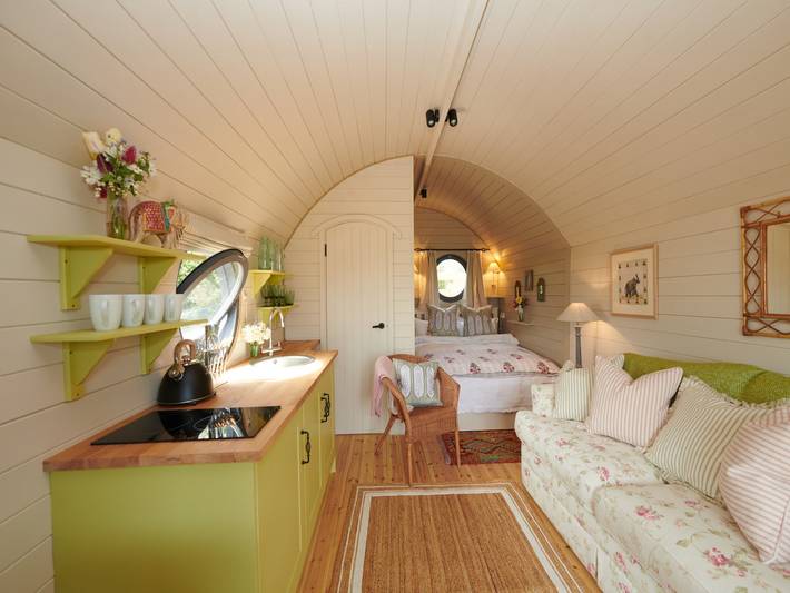 Holiday home for 4 people, with Terrace and Hot tub as well as Garden and View in Oxfordshire