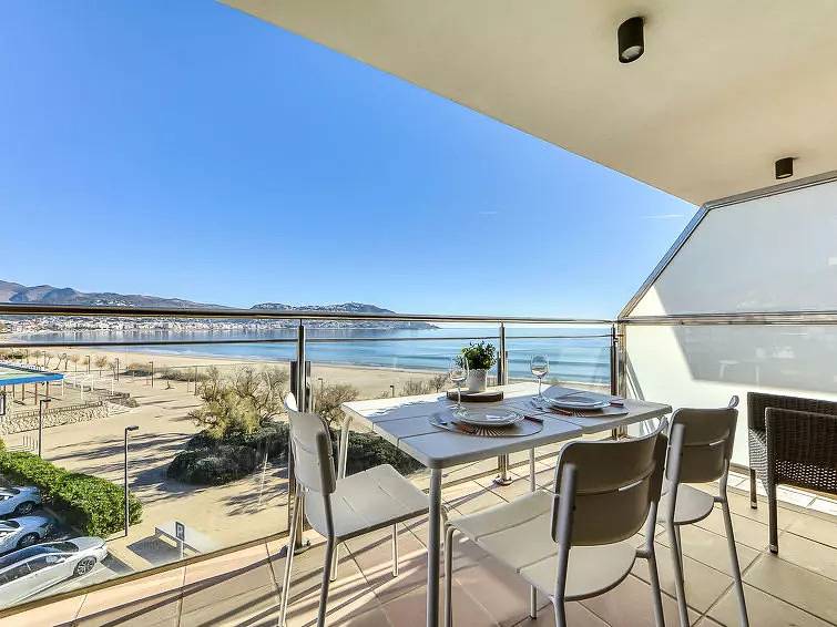 Entire apartment, 4 Pièces 6 Personnes in Roses, Cap de Creus Natural Park