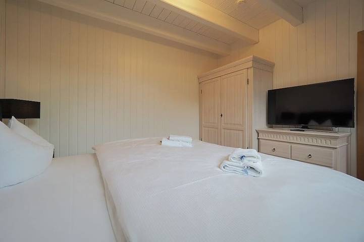 Ferienhaus für 6 Personen, mit Terrasse und Sauna sowie Garten in Binz - 2