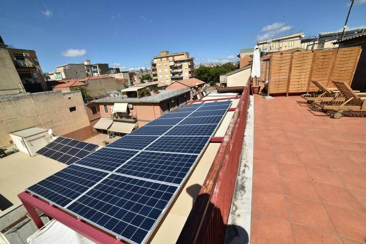 Location de vacances pour 3 personnes, avec jacuzzi ainsi que piscine et terrasse à Adrano - 2