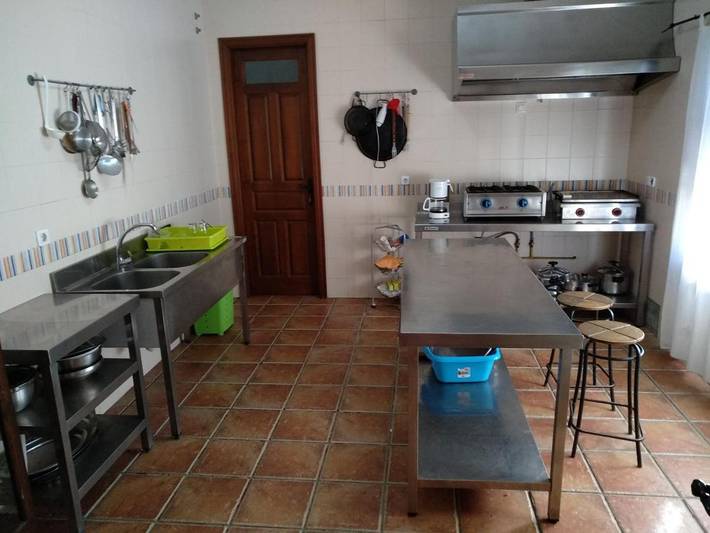 Casa rural para 14 personas, con piscina y jardín además de vistas y balcón en Tentudía - 3