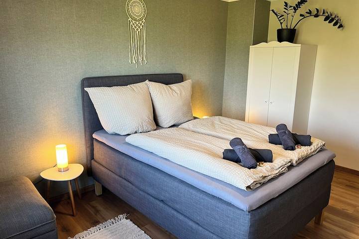 Ganze Wohnung, Gemütliche 4**** Fewo „Rhönland-Erlebnis“ für Familien auf dem Alpakahof in Urnshausen, Biosphärenreservat Rhön