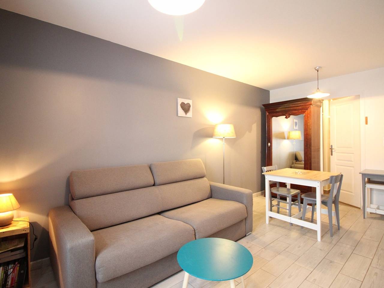 Estudio entero, Estudio céntrico en Mont-Dore con wifi, lavadora, secadora y guardaesquís in Mont-Dore, Parque Natural Regional Volcans d'Auvergne