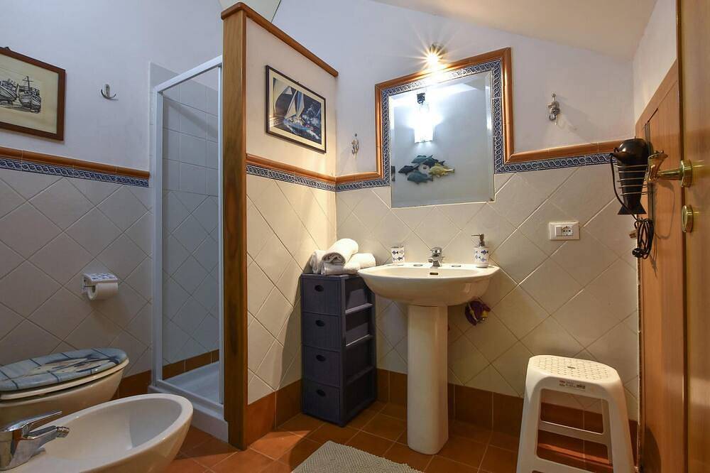 2 bedroom stunning home in Capaci in Capaci, Provincia de Palermo