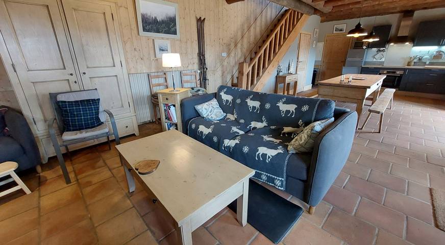 Gîte pour 8 personnes, avec terrasse et jardin à Saint-Jacques-des-Blats - 2