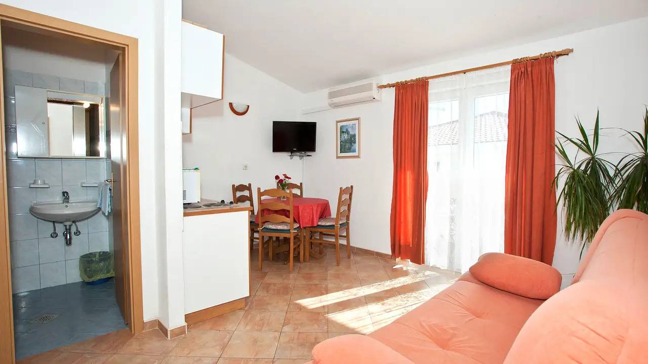 Hel ferieleilighet, Ferienwohnung für 4 Personen (29 m²) in Promajna in Promajna, Makarska Riviera