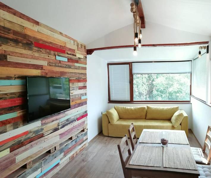 Ferienwohnung für 4 Personen, mit Ausblick und Garten in Varna