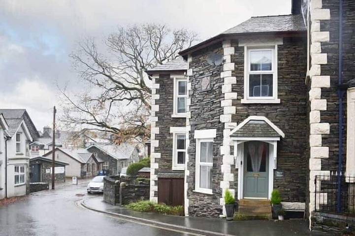 Cosy 2-bedroom cottage in the Lake District in Bowness-on-Windermere, Lake District