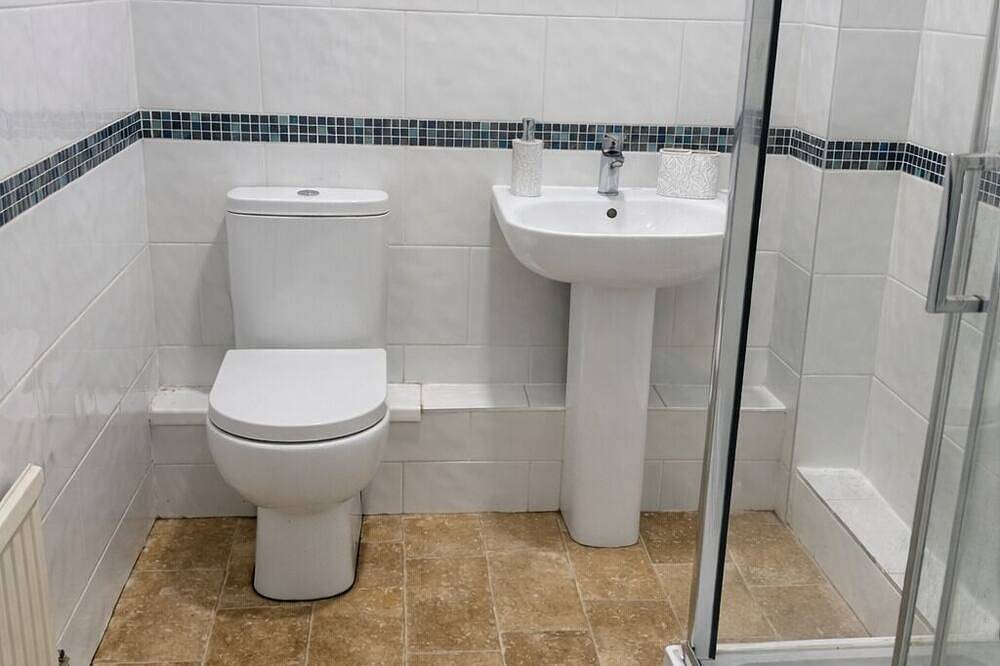 Apartamento entero, Spacious 3-Bed | City Centre I\nworkspace | Wi-Fi in Leicester, Heart of England