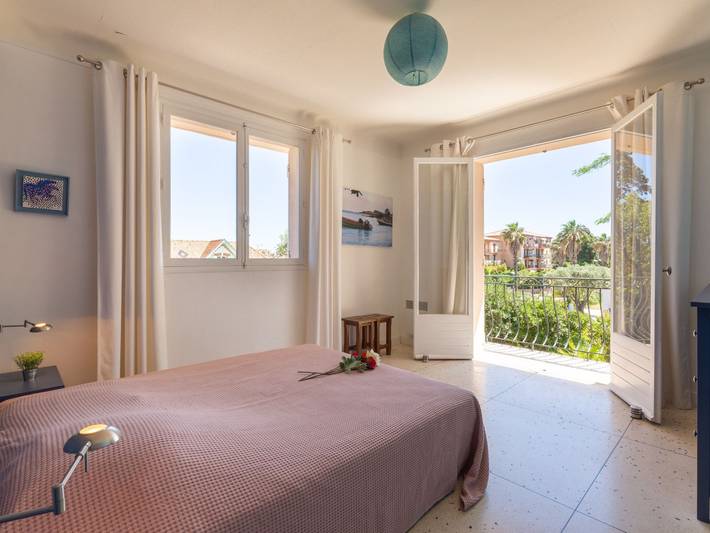 Gîte pour 6 personnes, avec terrasse et jardin dans Saint-Aygulf - 4