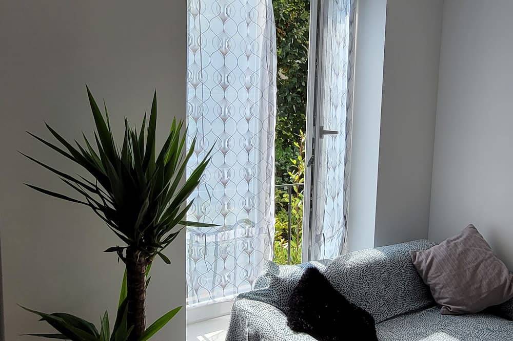 Appartement entier, Appartement à 15 mn en train de Paris et à 20 mn en voiture de L'aéroport Roissy in Groslay, Val-d'Oise