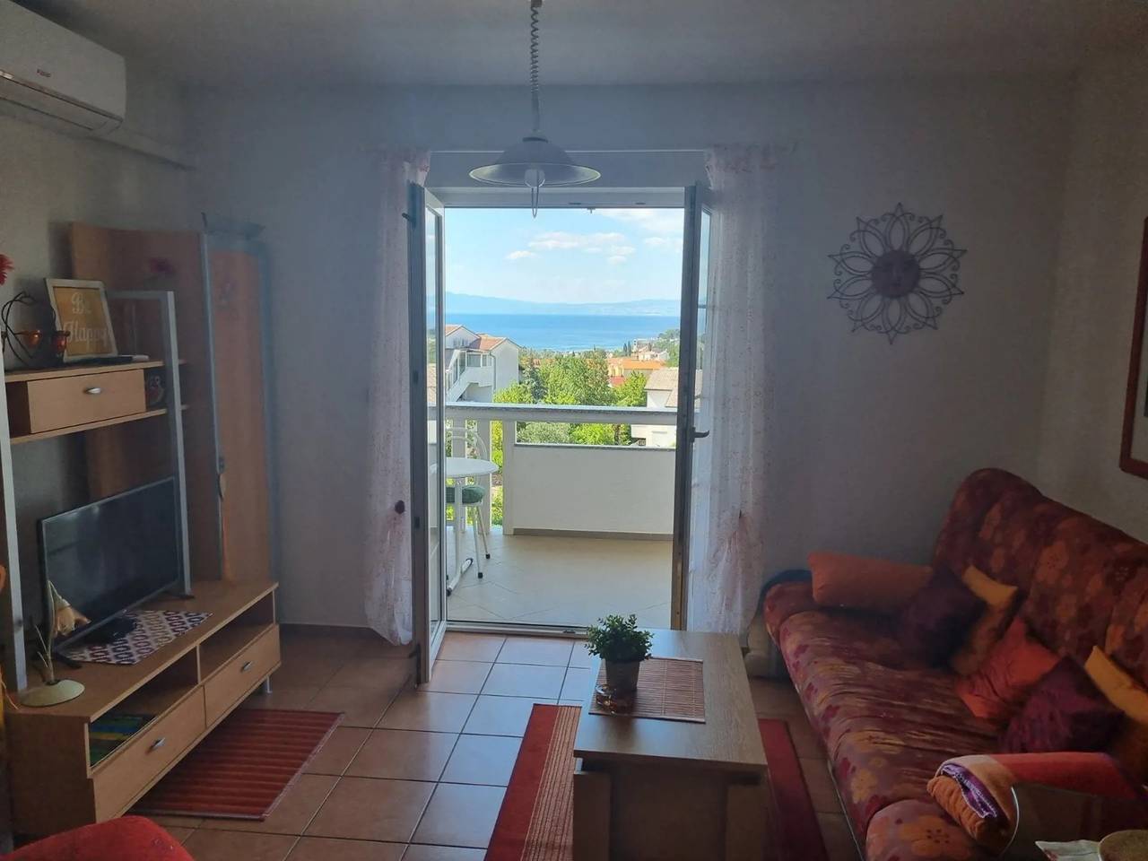 Ganze Wohnung, 1-Zimmer-Ferienwohnung mit Balkon und Meerblick Malinska, Krk A-21671-a in Malinska-Dubašnica, Krk