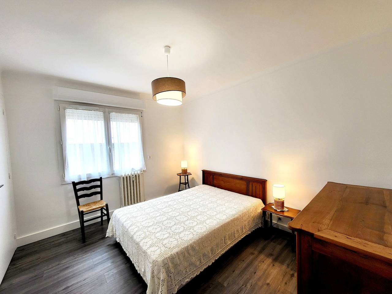 Entire apartment, Modern 1-Bed Apartment with Parking in Charming La Chaume, Close to Beach & Market in Les Sables-d'Olonne, Vendée