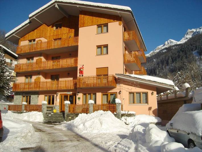 Hotel für 2 Personen, mit Garten und Seeblick in Valtournenche