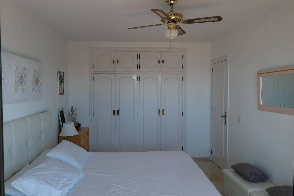 Apartamento entero, Fabulous 1 bed apartment, wonderful sea views Costa del Sol in La Cala de Mijas, Mijas