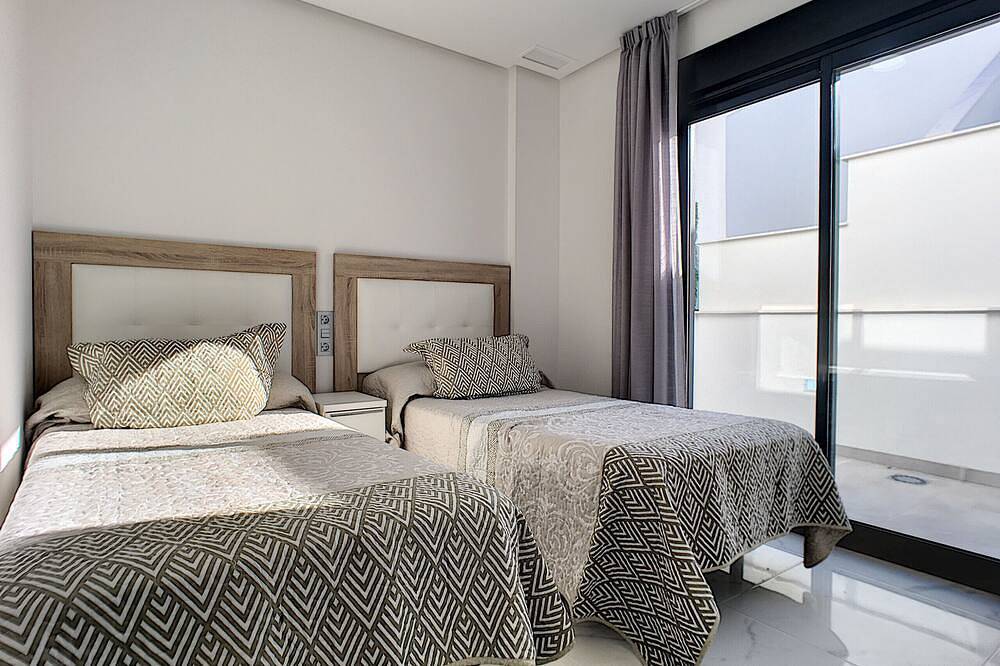 Villa con piscina privada, wifi gratuito, jacuzzi, terraza en la azotea in Roda Golf, San Javier