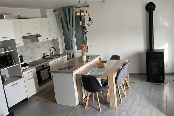 Gîte pour 4 personnes, avec jardin à La Chapelle-du-Noyer