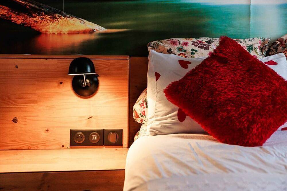 Entire apartment, Romantic and Cocooning Apartment \"Muladhara in Baillargues, Côte d'Améthyste