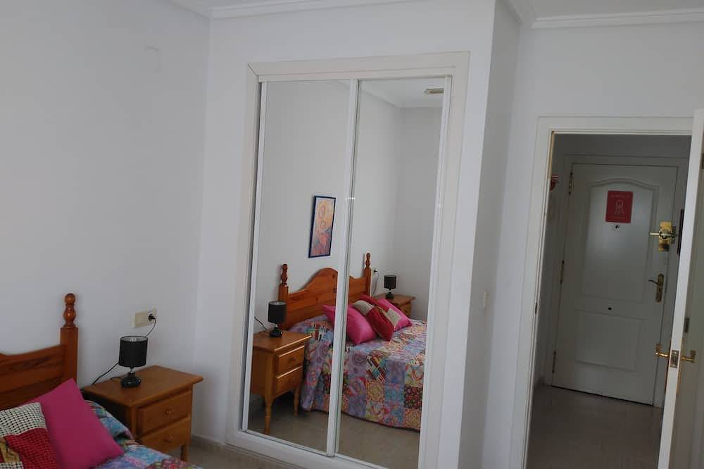 Geheel appartement, Mooi appartement in Torrevieja in Las Calas, Torrevieja