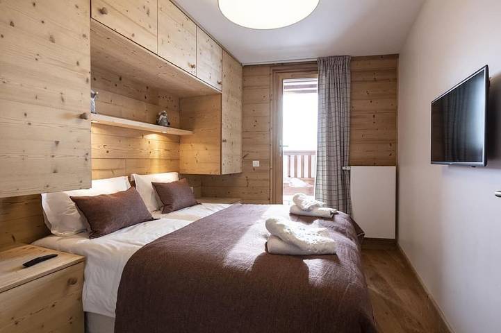 Ganze Wohnung, Triplex 100m², Full-Service 4 *, 3 Schlafzimmer, 2 Bäder / Tag, 3 Südbalkone und 2 Parkplätze in La Rosière, Montvalezan