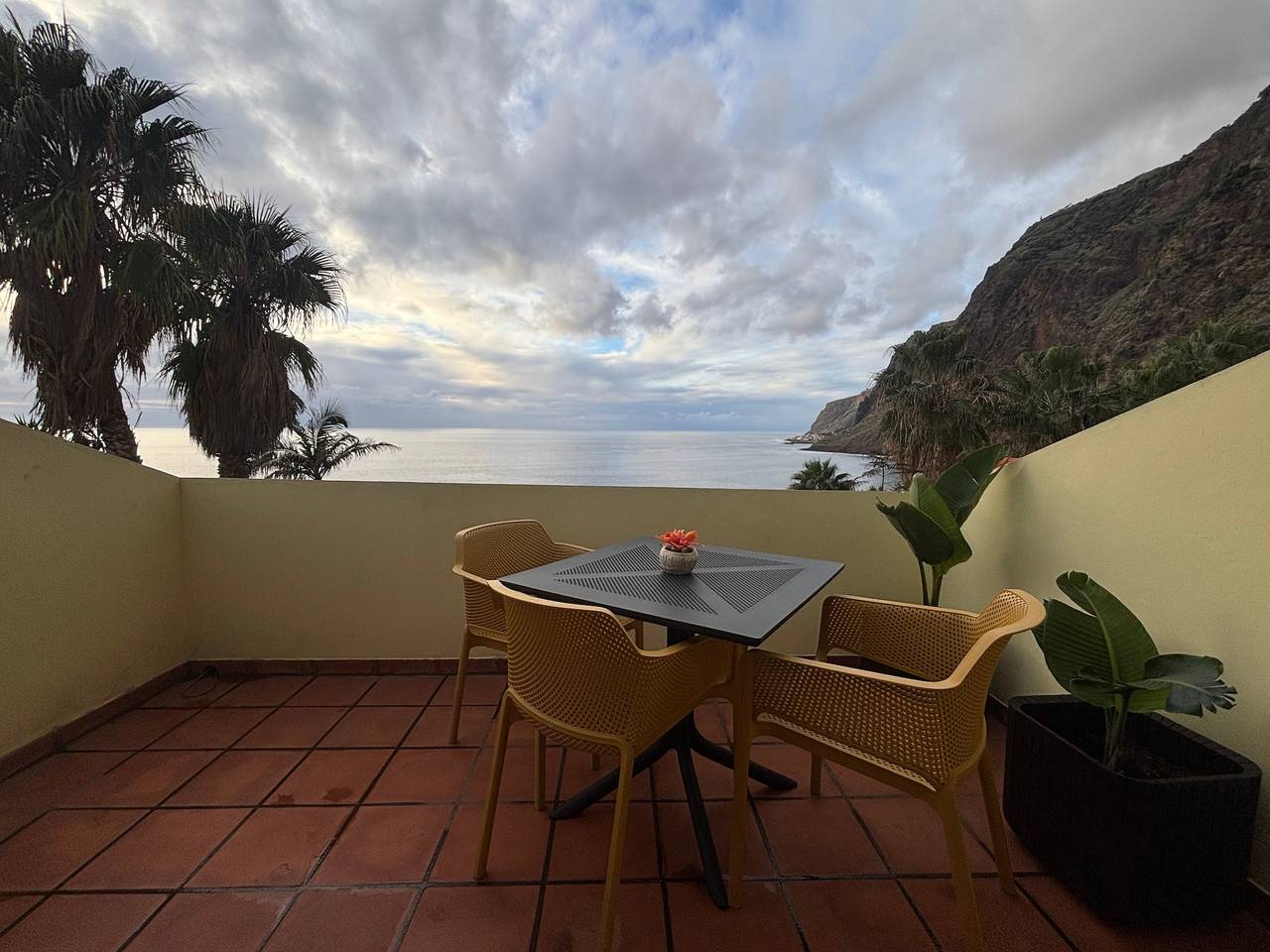 Room 'Suite Bela Vigia 1' with Shared Pool, Shared Garden and Wi-Fi in Jardim do Mar, Madeira