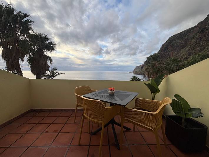 Ganze Wohnung, Suite Bela Vigia 1 mit Gemeinschaftspool, Garten und Wlan in Jardim do Mar, Madeira