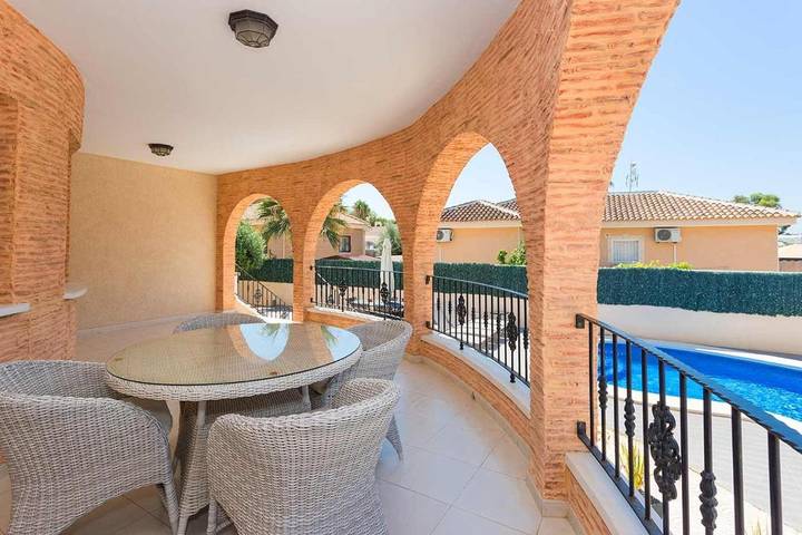 Casa rural para 6 personas, con Balcón y Terraza además de Jardín y Piscina en Benijófar - 2