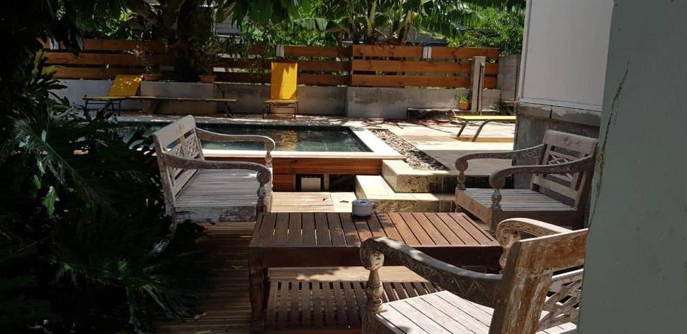 Chambre d’hôte pour 2 personnes, avec jardin ainsi que terrasse et piscine, animaux acceptés dans DOM-TOM - 3